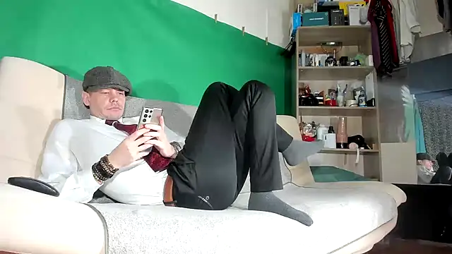 viraglaci18xh online show from 4, 3, 2026