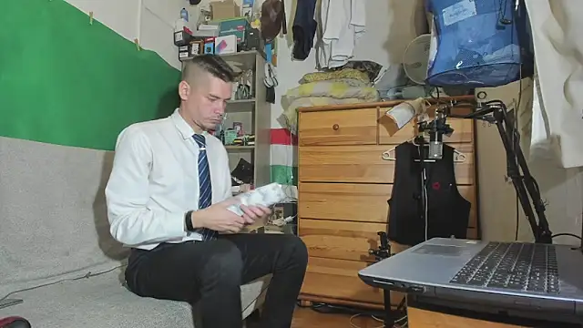 viraglaci18xh online show from 3, 11, 2025