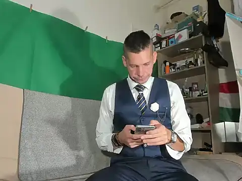 viraglaci18xh online show from 22, 10, 2025