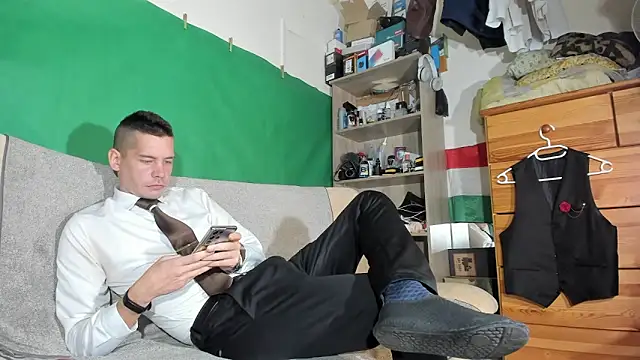 viraglaci18xh online show from 5, 11, 2025