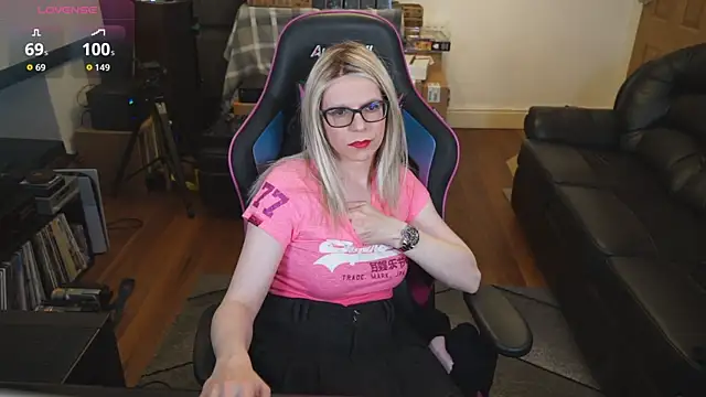 Snapshot of KelseyCobalt chatting on 17, 10, 2025 KelseyCobalt online show from 17, 10, 2025