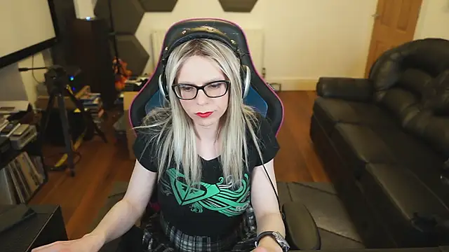 KelseyCobalt online show from 6, 2, 2025
