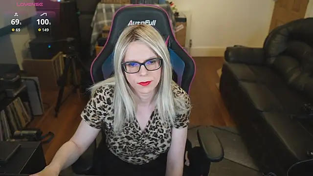 Snapshot of KelseyCobalt chatting on 11, 10, 2025 KelseyCobalt online show from 11, 10, 2025