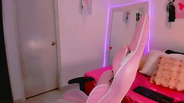 Snapshot of dulce_doll1 chatting on 21, 10, 2025 dulce doll1 online show from 21, 10, 2025