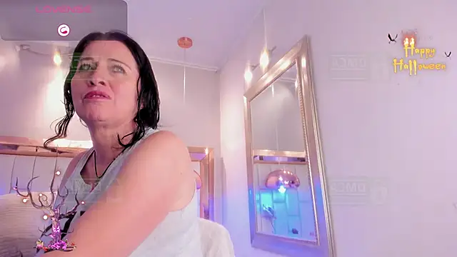 LADY HELLEN online show from 28, 10, 2025