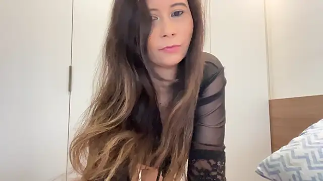 Snapshot of Leilacharlotte chatting on 6, 7, 2026 Leilacharlotte online show from 6, 7, 2026
