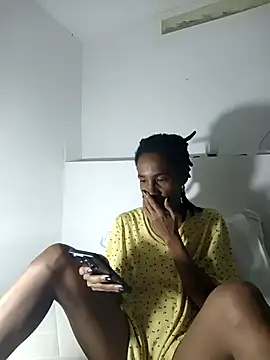 Snapshot of africa_deluxe chatting on 7, 11, 2025 africa deluxe online show from 7, 11, 2025