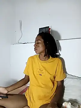 Snapshot of africa_deluxe chatting on 31, 10, 2025 africa deluxe online show from 31, 10, 2025