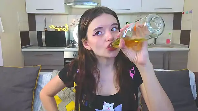 Naughty Alice online show from 5, 2, 2025