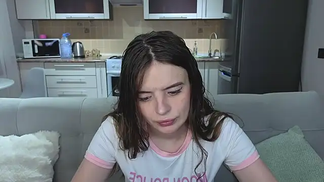 Snapshot of Naughty_Alice chatting on 23, 4, 2026 Naughty Alice online show from 23, 4, 2026
