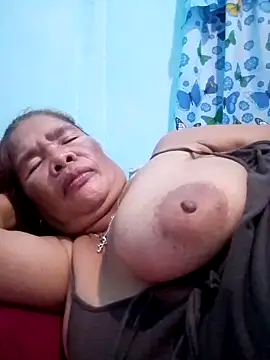 Snapshot of sexylizzy4u chatting on 4, 10, 2025 sexylizzy4u online show from 4, 10, 2025