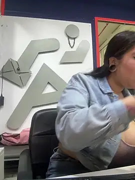 emilyjohanson online show from 22, 11, 2025