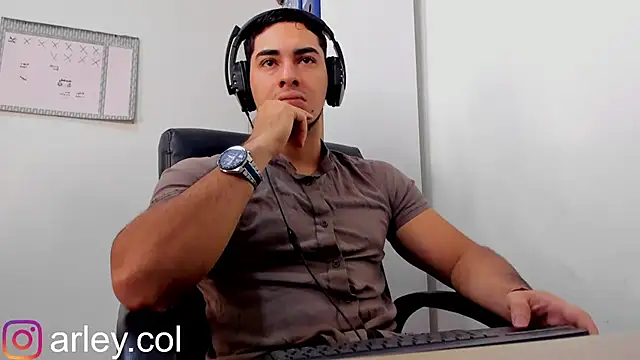 Snapshot of Dimitri_Colleman chatting on 15, 12, 2024 Dimitri Colleman online show from 15, 12, 2024