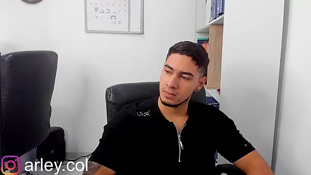 Snapshot of Dimitri_Colleman chatting on 19, 1, 2025 Dimitri Colleman online show from 19, 1, 2025