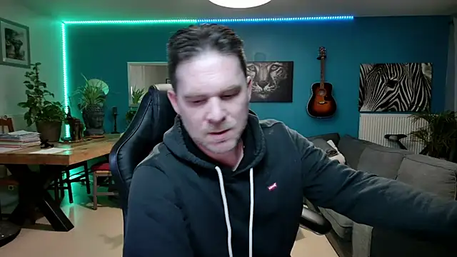 Snapshot of tom_sauwer chatting on 24, 5, 2026 tom sauwer online show from 24, 5, 2026