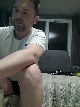 Snapshot of tom_sauwer chatting on 2, 6, 2026 tom sauwer online show from 2, 6, 2026
