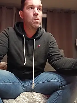 Snapshot of tom_sauwer chatting on 10, 6, 2026 tom sauwer online show from 10, 6, 2026