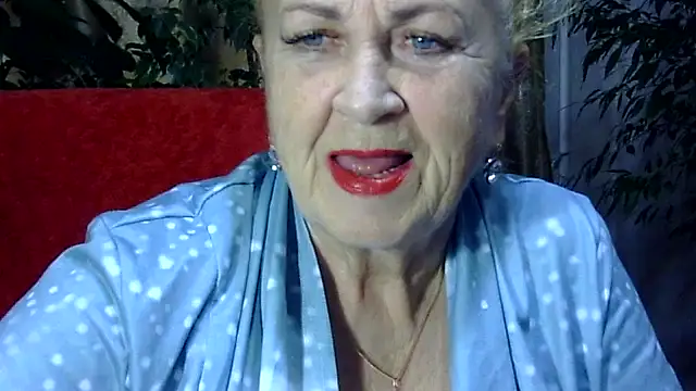 Snapshot of Emma52610 chatting on 8, 11, 2025 Emma52610 online show from 8, 11, 2025