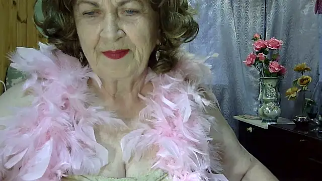 Emma52610 online show from 14, 6, 2026