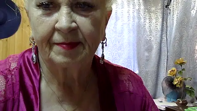 Snapshot of Emma52610 chatting on 3, 10, 2025 Emma52610 online show from 3, 10, 2025