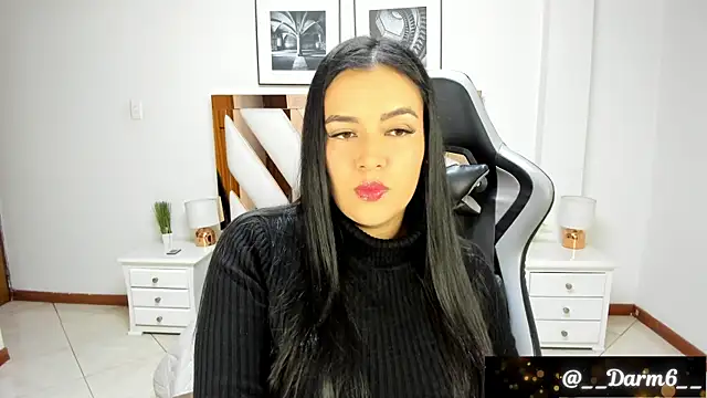 Lia Simons online show from 5, 3, 2025