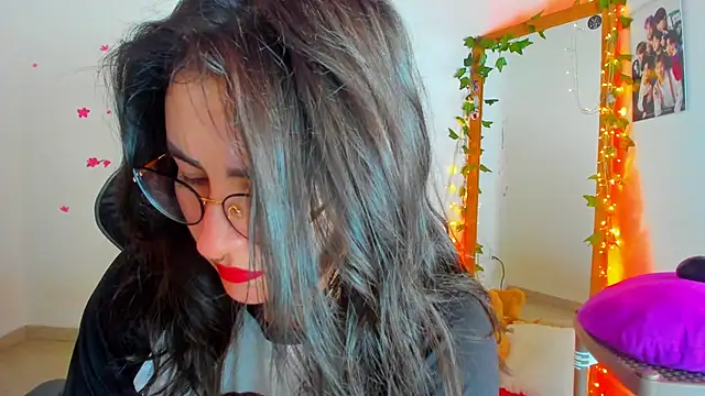 Snapshot of Susan_Foxx chatting on 30, 10, 2025 Susan Foxx online show from 30, 10, 2025