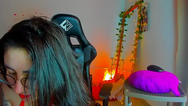 Snapshot of Susan_Foxx chatting on 9, 11, 2025 Susan Foxx online show from 9, 11, 2025