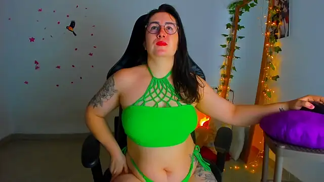 Snapshot of Susan_Foxx chatting on 13, 11, 2025 Susan Foxx online show from 13, 11, 2025