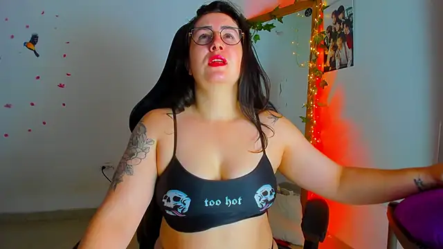 Snapshot of Susan_Foxx chatting on 7, 10, 2025 Susan Foxx online show from 7, 10, 2025