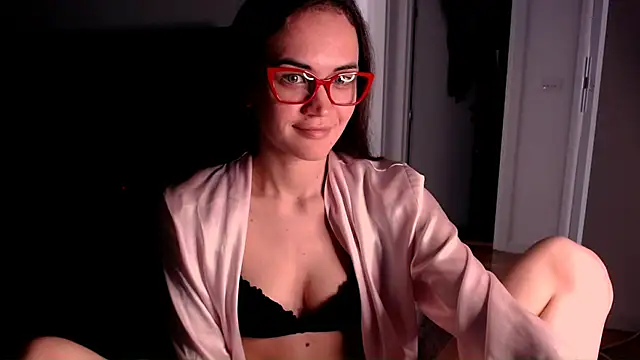 EvelynGG online show from 4, 3, 2026