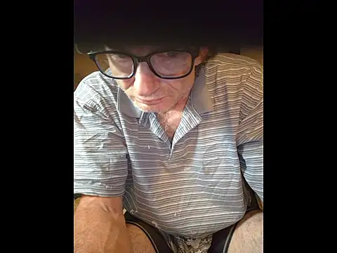 Snapshot of ROBERT0516 chatting on 4, 7, 2026 ROBERT0516 online show from 4, 7, 2026