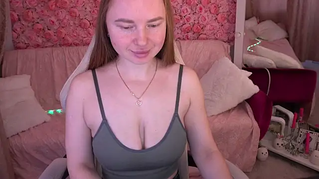 MiaRedFox online show from 6, 3, 2026