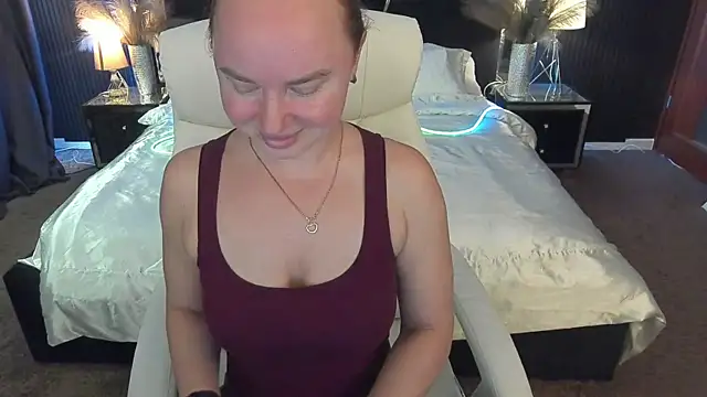 MiaRedFox online show from 25, 10, 2025