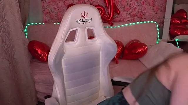 MiaRedFox online show from 19, 2, 2026