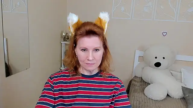 FoxySophia online show from 5, 3, 2025