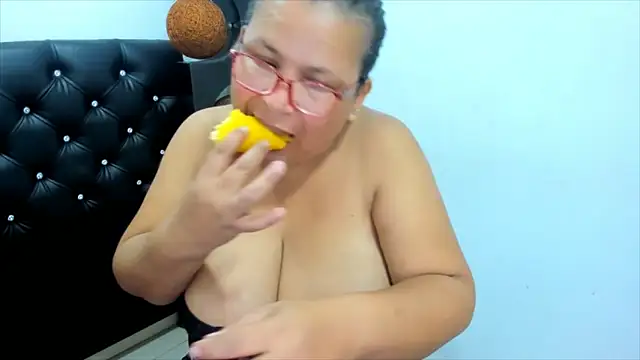 beckyummys online show from 10, 9, 2025