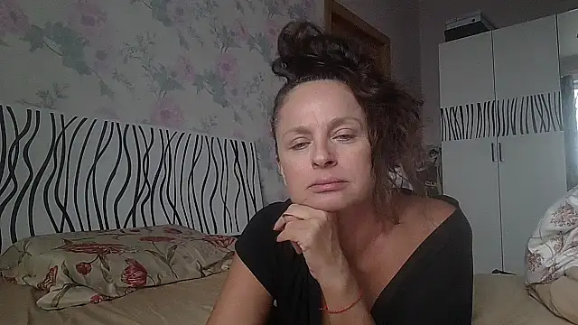 Snapshot of LindaStarS chatting on 7, 10, 2025 LindaStarS online show from 7, 10, 2025