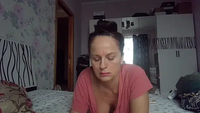 Snapshot of LindaStarS chatting on 28, 11, 2025 LindaStarS online show from 28, 11, 2025