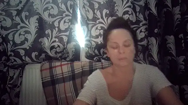 Snapshot of LindaStarS chatting on 7, 11, 2025 LindaStarS online show from 7, 11, 2025