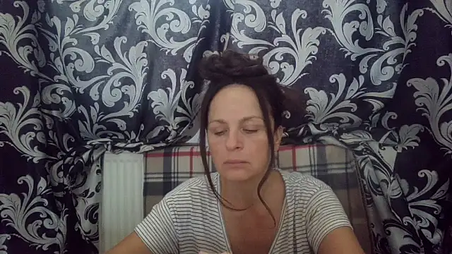 Snapshot of LindaStarS chatting on 1, 11, 2025 LindaStarS online show from 1, 11, 2025