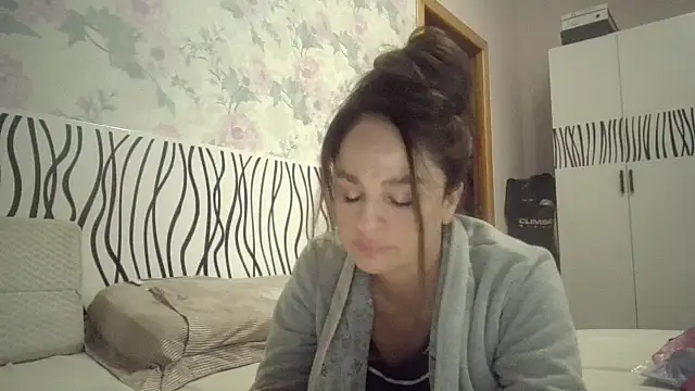 Snapshot of LindaStarS chatting on 25, 10, 2025 LindaStarS online show from 25, 10, 2025