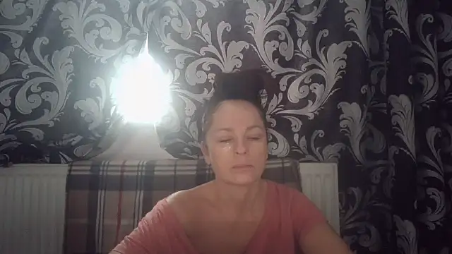 Snapshot of LindaStarS chatting on 2, 12, 2025 LindaStarS online show from 2, 12, 2025