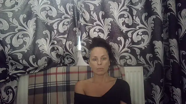 Snapshot of LindaStarS chatting on 9, 10, 2025 LindaStarS online show from 9, 10, 2025