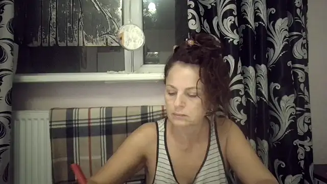 Snapshot of LindaStarS chatting on 10, 11, 2025 LindaStarS online show from 10, 11, 2025