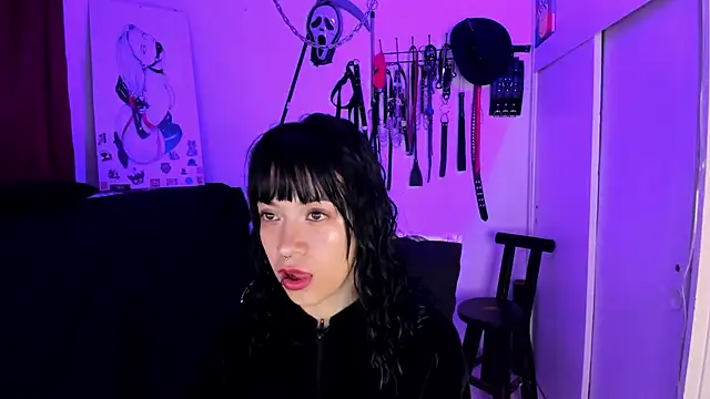 dungeongirls online show from 11, 10, 2025