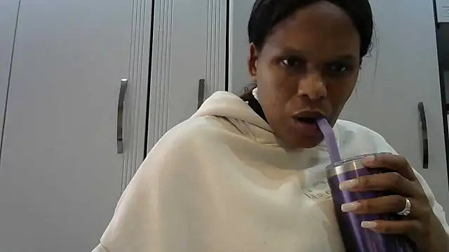 blackslut4u online show from 13, 5, 2026
