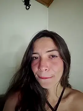 Snapshot of loveuu-bae chatting on 3, 5, 2026 loveuu-bae online show from 3, 5, 2026