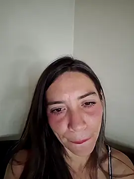 Snapshot of loveuu-bae chatting on 15, 5, 2026 loveuu-bae online show from 15, 5, 2026