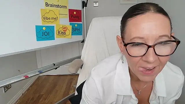 Snapshot of hotmilfmilly chatting on 24, 9, 2025 hotmilfmilly online show from 24, 9, 2025