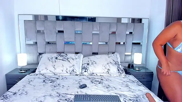 Cammiila online show from 10, 11, 2025